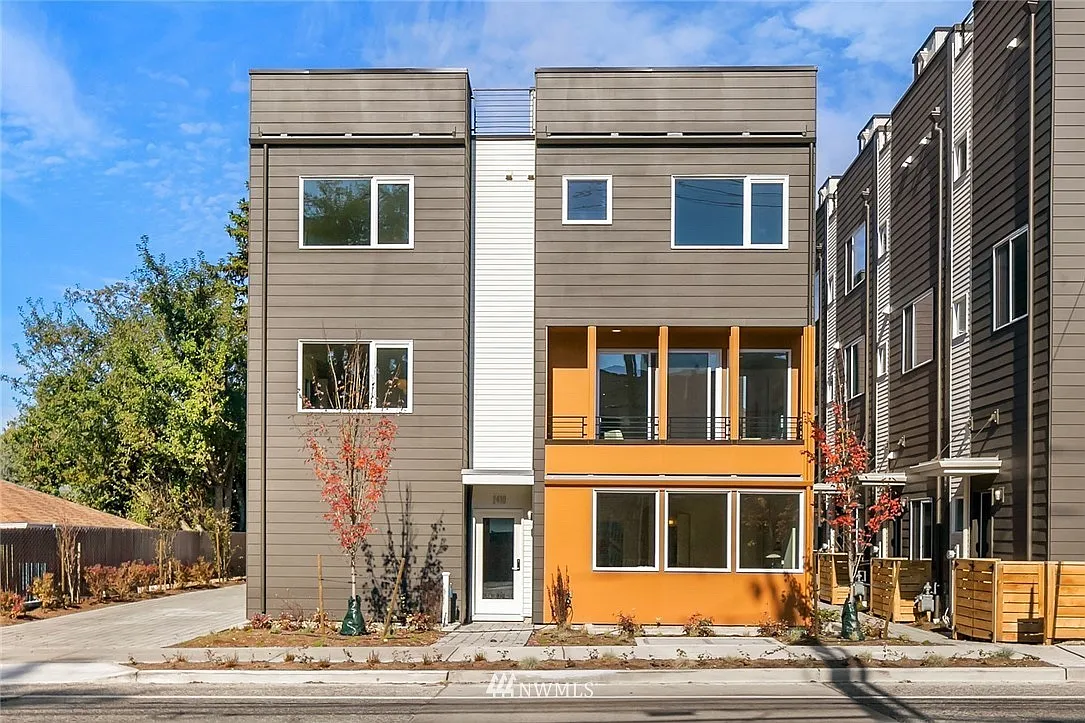 2410 NE 75th St — Photo 1