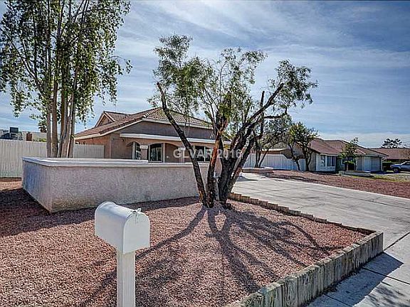 3rd image of 6051 E Owens Ave