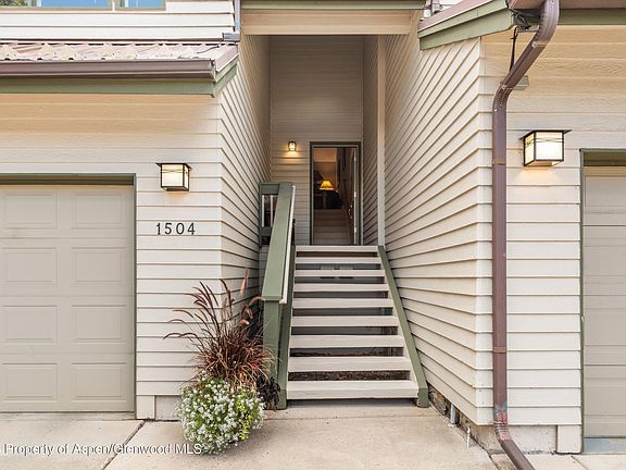 2nd image of 1504 Mockingbird Ln