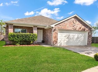 2401 Forest Creek Dr, Fort Worth, TX 76123