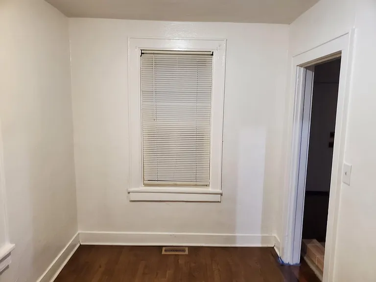 2322 Kent Ave — Photo 6