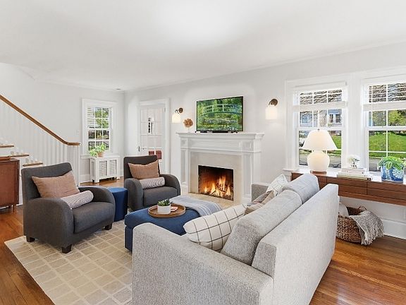5th image of 894 Ridgewood Road