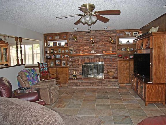4th image of 1225 Parkland Dr