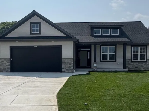 1044 WATERSTONE COURT, Pewaukee, WI 53072