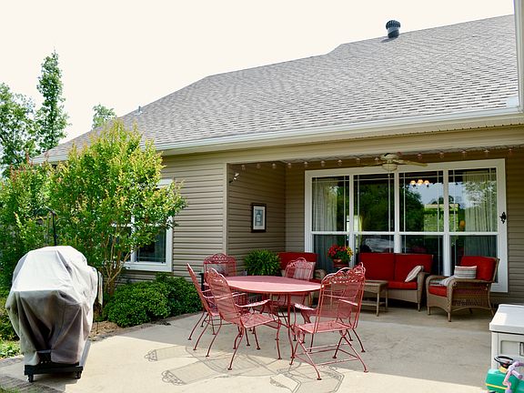 5th image of 1736 Yorkshire Dr