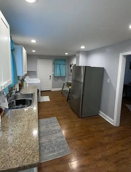 607 E Sheldon Ave — Photo 8