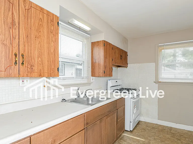 20 Florissant Park Dr — Photo 5
