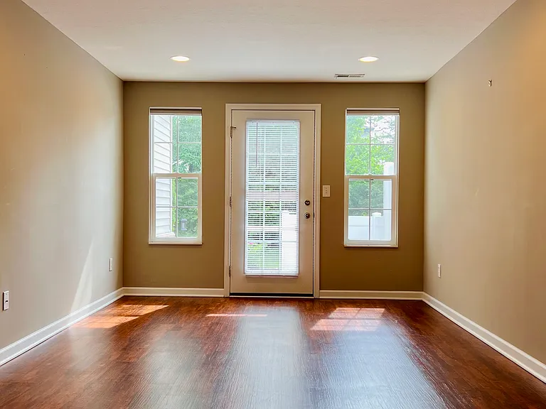 4853 Ashleigh Dr — Photo 31