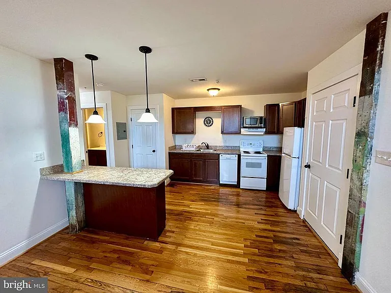 302 N Cameron St #202 — Photo 5