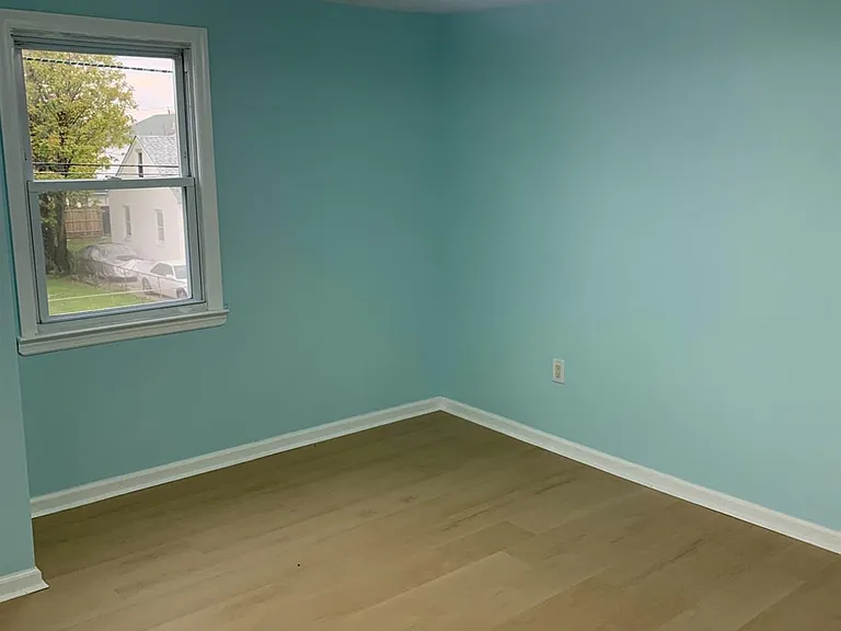 47 Holly St #2 — Photo 8