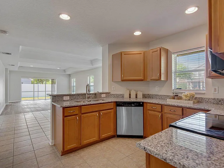 7142 Forest Mere Dr — Photo 6
