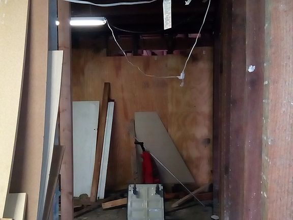 5th image of 8 E 19th St