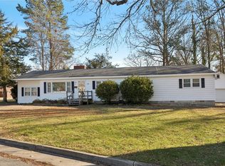 34 Meadow Creek Dr, Newport News, VA 23608