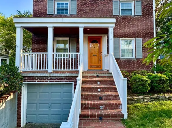 1214 W Braddock Rd, Alexandria, VA 22302