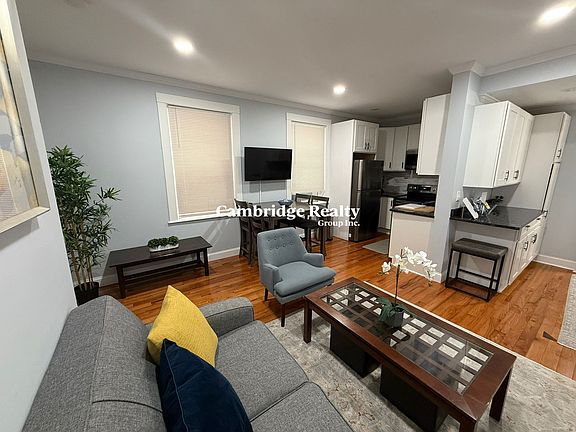 4th image of 32 Reedsdale St #2T