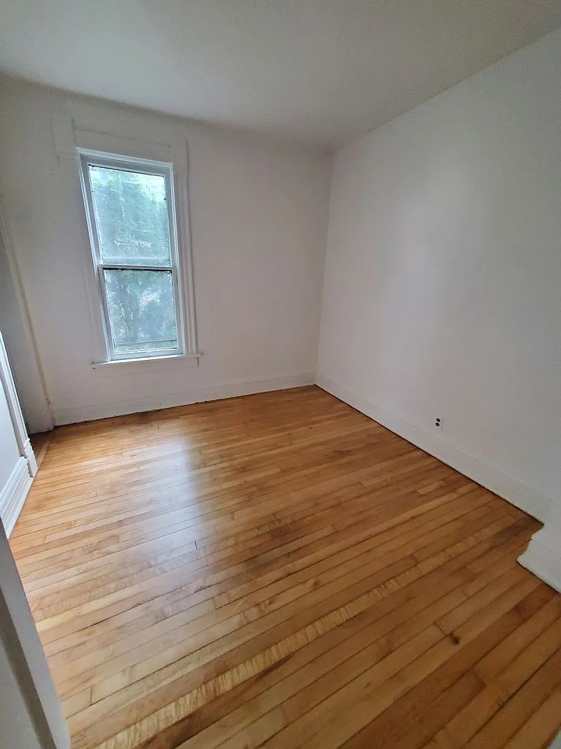 922 E. Main St Duplex — Photo 4