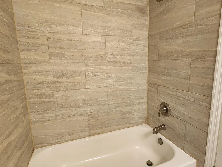 828-2 W Carolina St — Photo 14