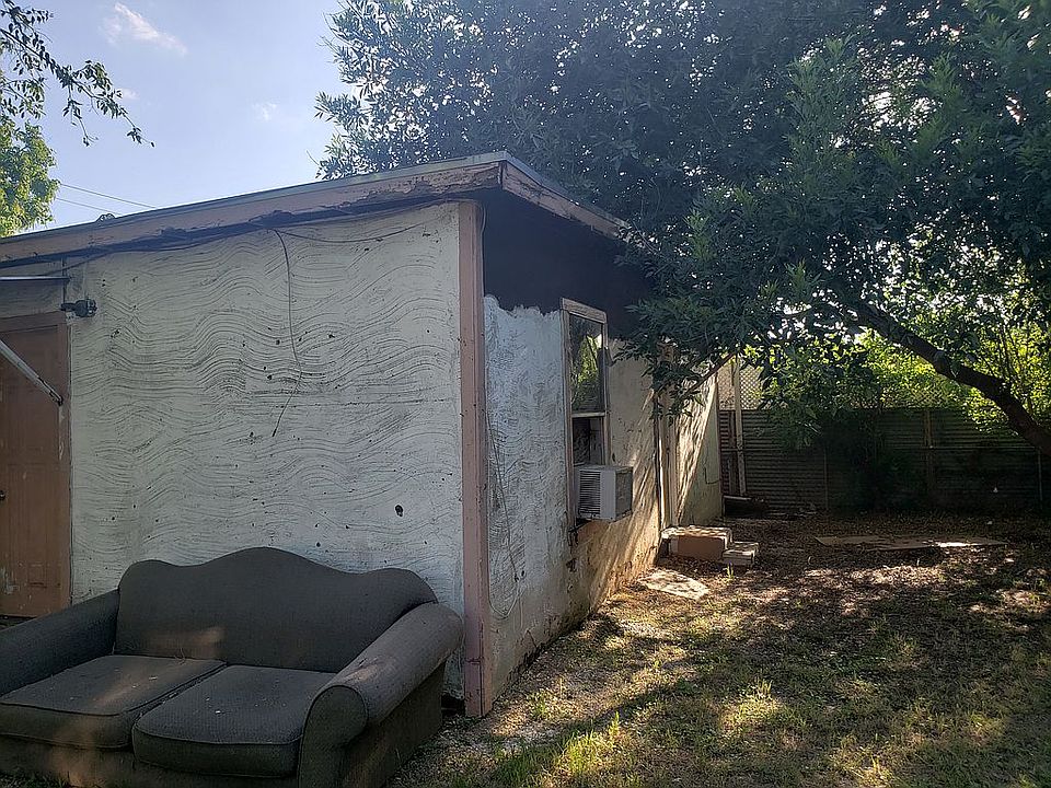 2nd image of 303 Whitman Ave