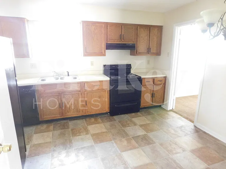 2428 Green Glen Dr — Photo 5