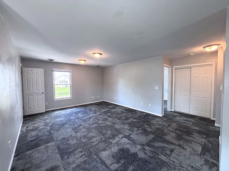 312 Stone Dr #D — Photo 2