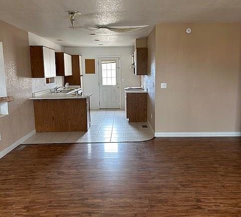 3rd image of 709 S 15th St