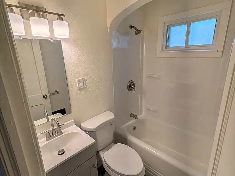 1733 SW Central Park Ave #1 — Photo 6