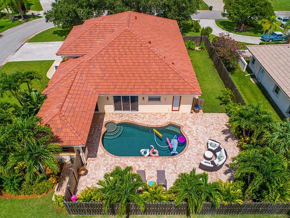 5th image of 2945 SW Lauren Way