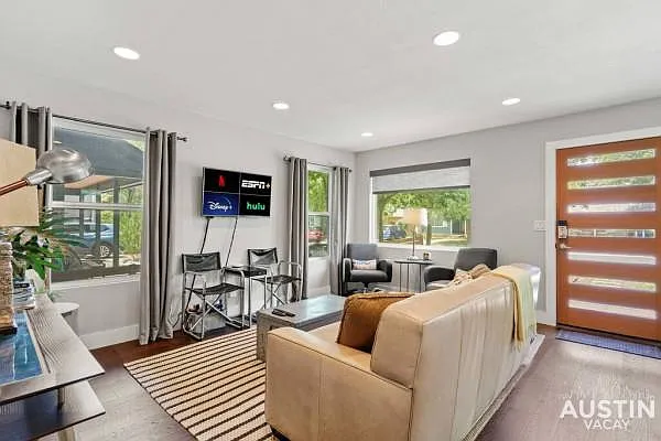 3 bed, 2.0 bath, 1500 sqft, $3,100 — Photo 4