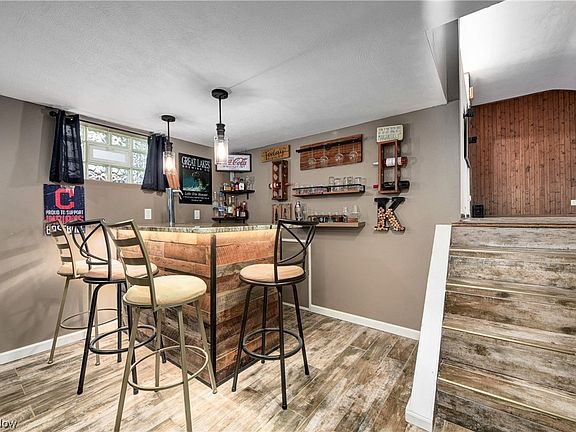 5th image of 14021 Dalebrook Ave
