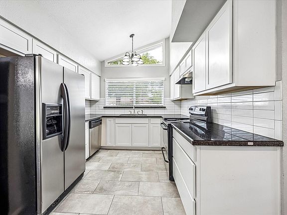 3rd image of 5827 Southminster Dr