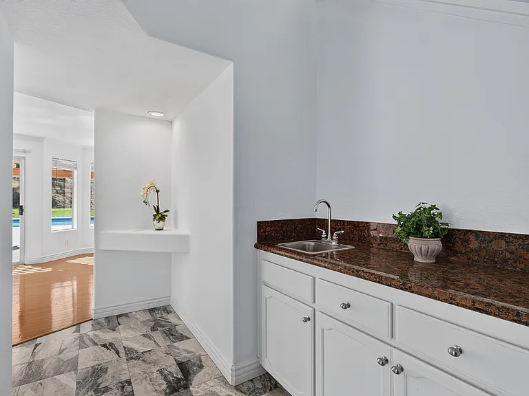 13887 Carriage Rd — Photo 13