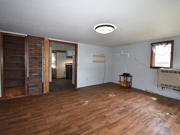 3rd image of 975 Beans Corner Road