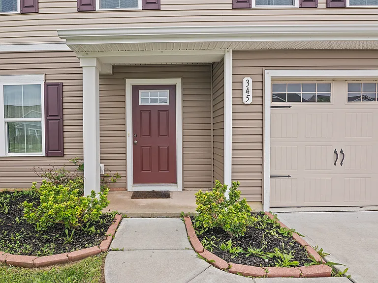 345 Campus Ln — Photo 24