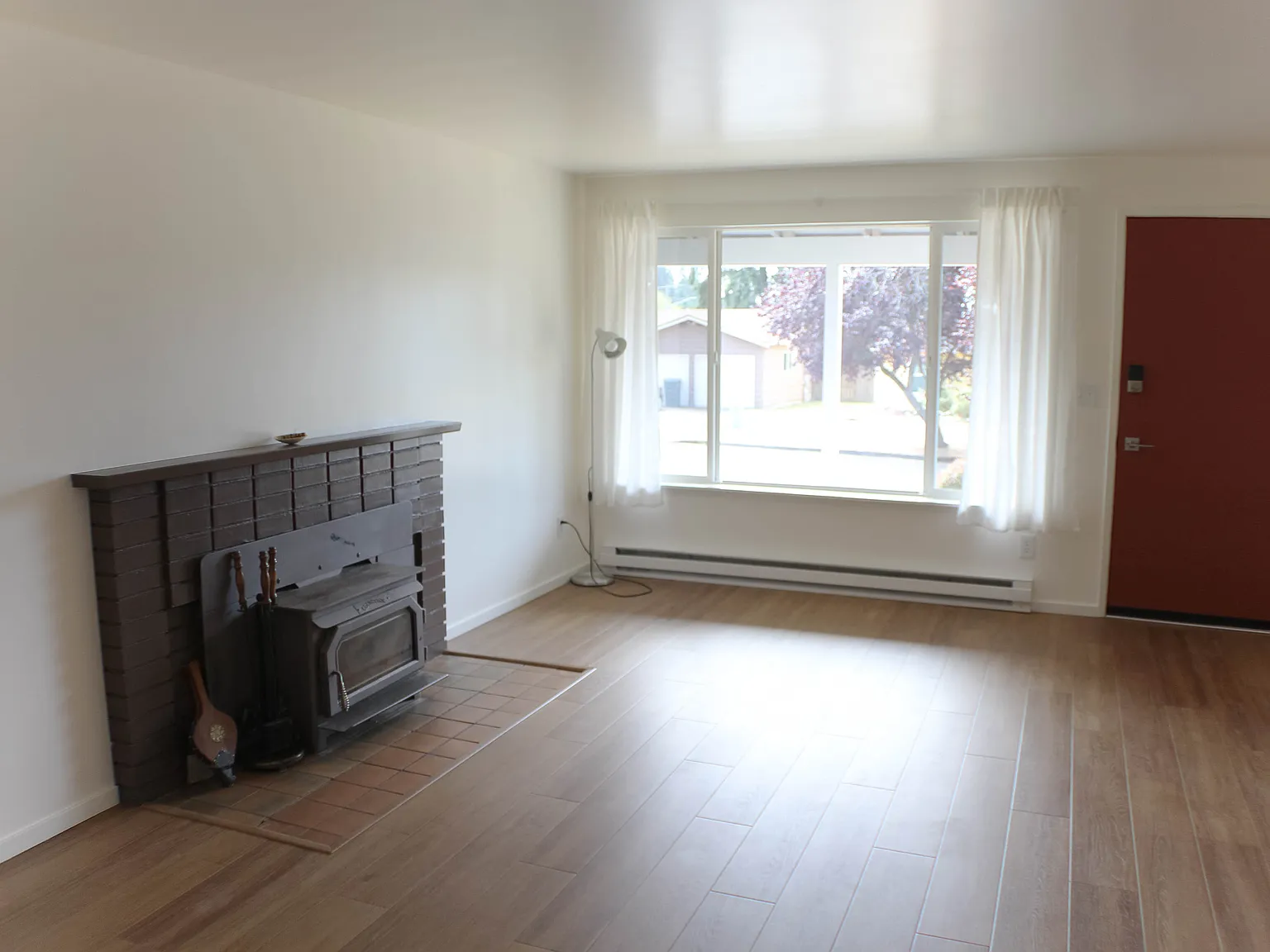 4 bed, 1380 sqft, $3,900 — Photo 1