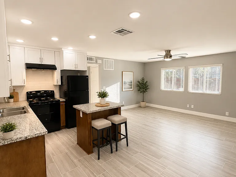 69 W Beverly Dr — Photo 3