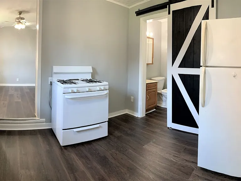 518 S 6th St — Photo 3