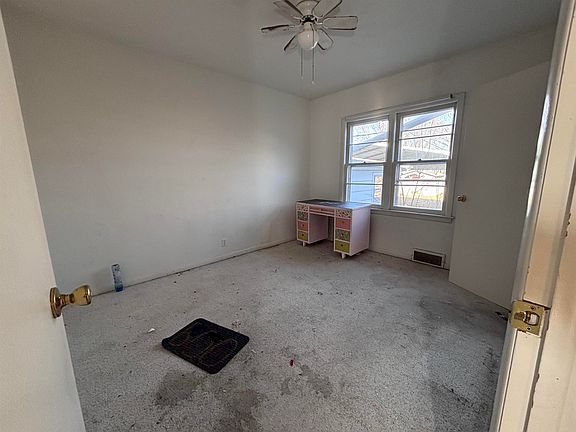 5th image of 208 N Buller St