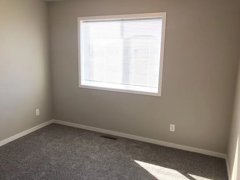 821 Cathy Dr W — Photo 10