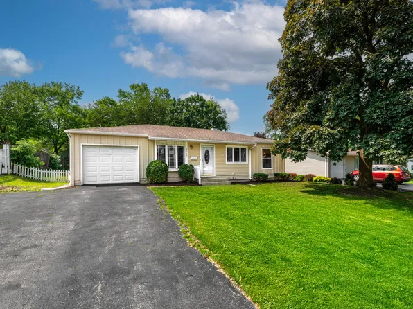 2757 Forest Glen Pkwy, Woodridge, IL 60517