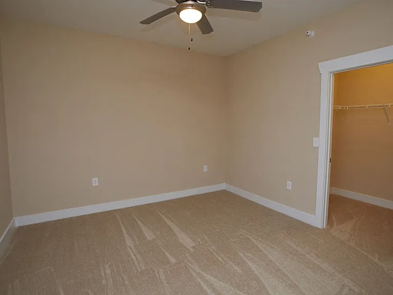 Grand View Luxury Apartments — Photo 17
