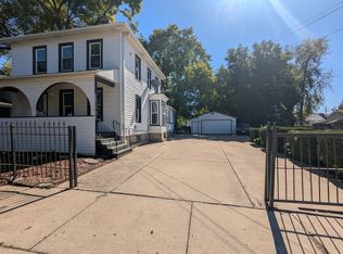 817 Front St Floor 2, Aurora, IL 60505