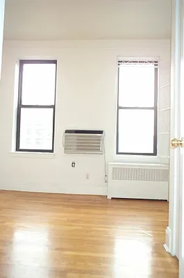 Rented by Tower Brokerage | media 9