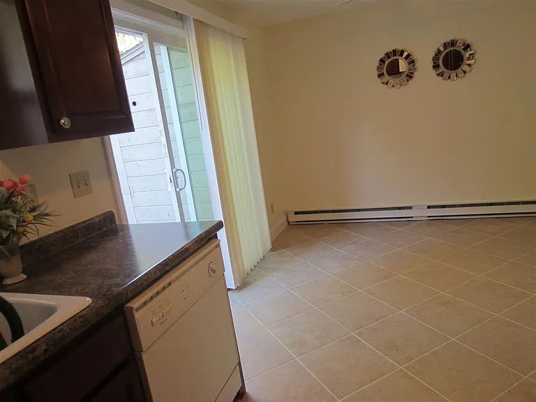 1025 S Mammoth Rd #6 — Photo 12