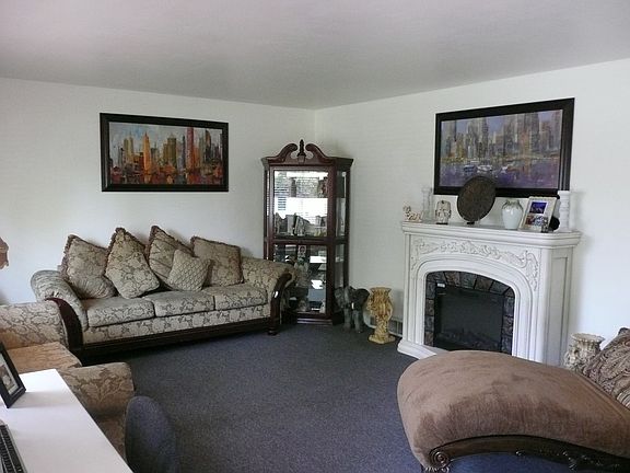 2nd image of 5930 Weymouth Dr