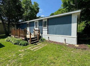 257 Bluebird Dr, Garnavillo, IA 52049