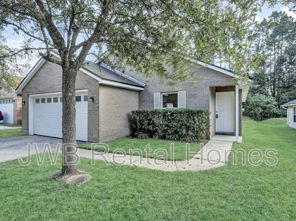 8518 Maple St, Jacksonville, FL 32244