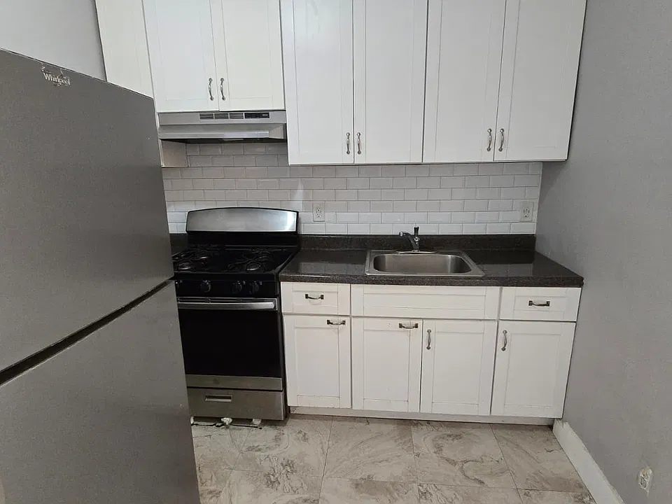 67.5 Atlantic St #3
