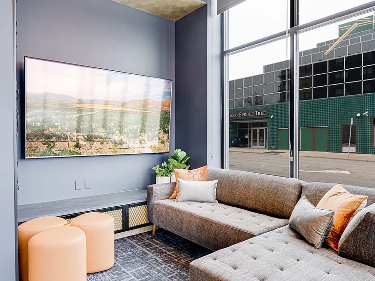 Pivot Apartments — Photo 33
