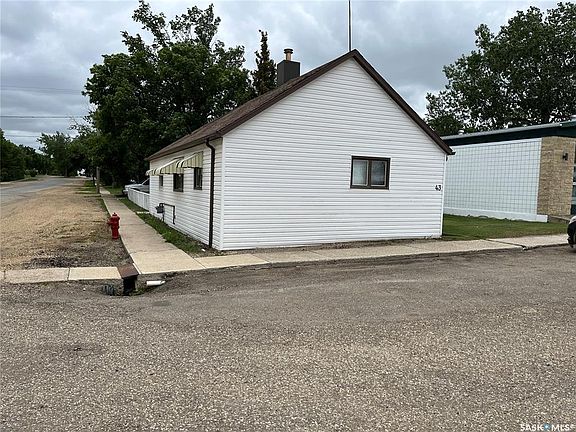 2nd image of 43 2nd AVENUE E