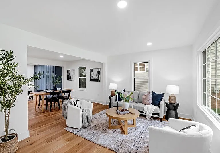 28 Douglas Dr — Photo 8